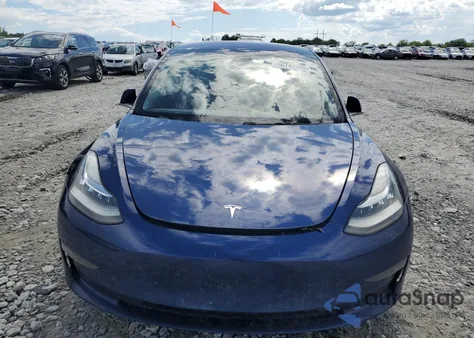 2018 Tesla Model 3 z USA, uszkodzony, nr VIN 5YJ3E1EAXJF041938